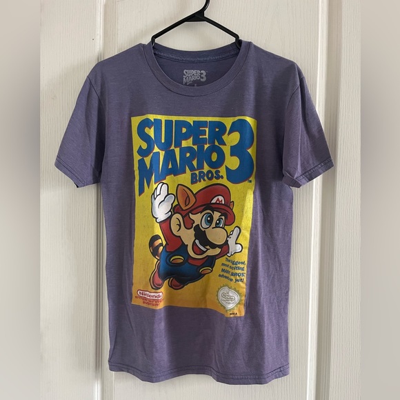 🚫SOLD - Nintendo Super Mario Bros 3 t-shirt Small size - Picture 1 of 3